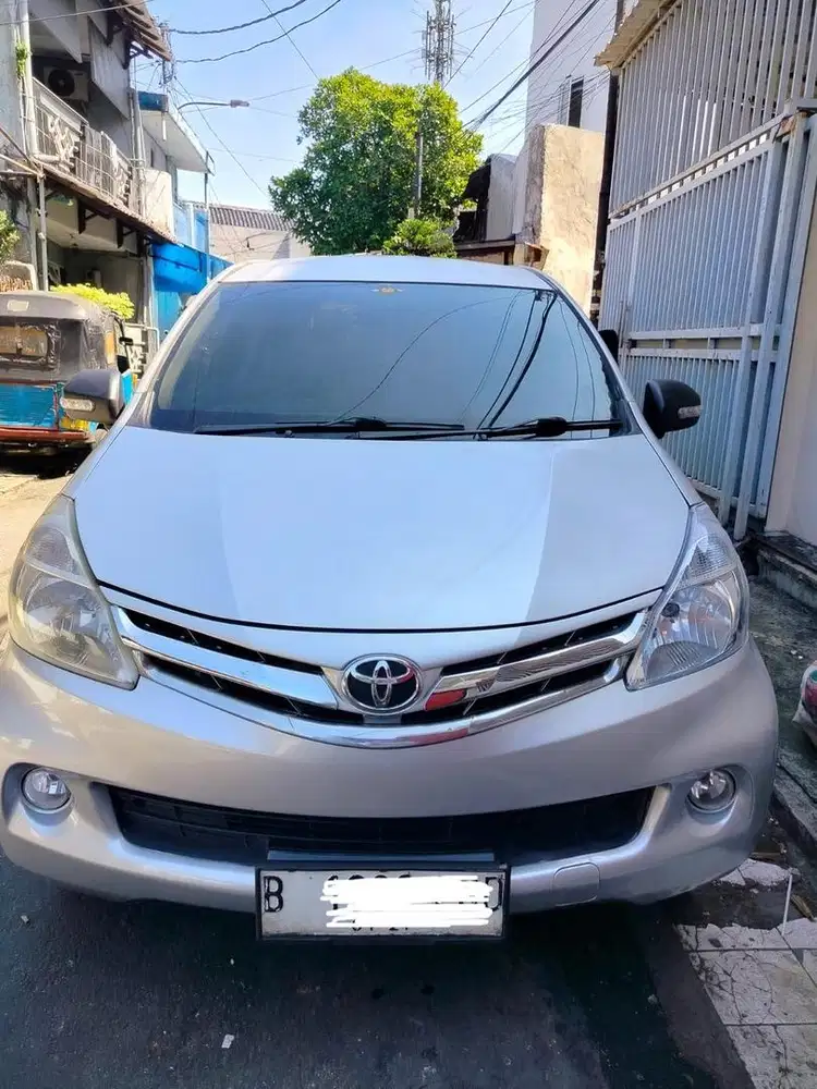 Dijual Avanza G AT 2012 Silver