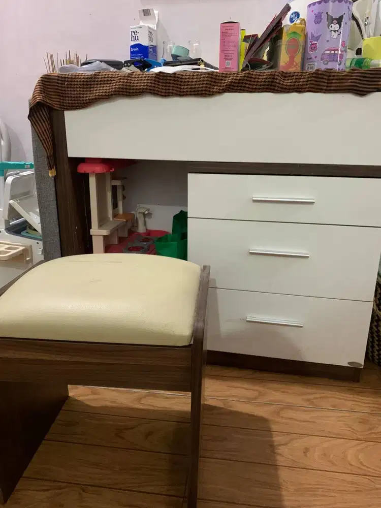 INFORMA MEJA LACI MINIMALIS