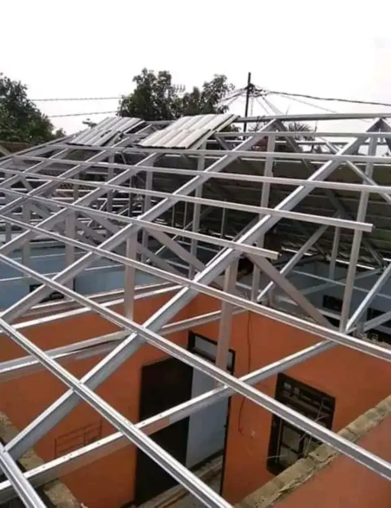 Pasang atap baja ringan