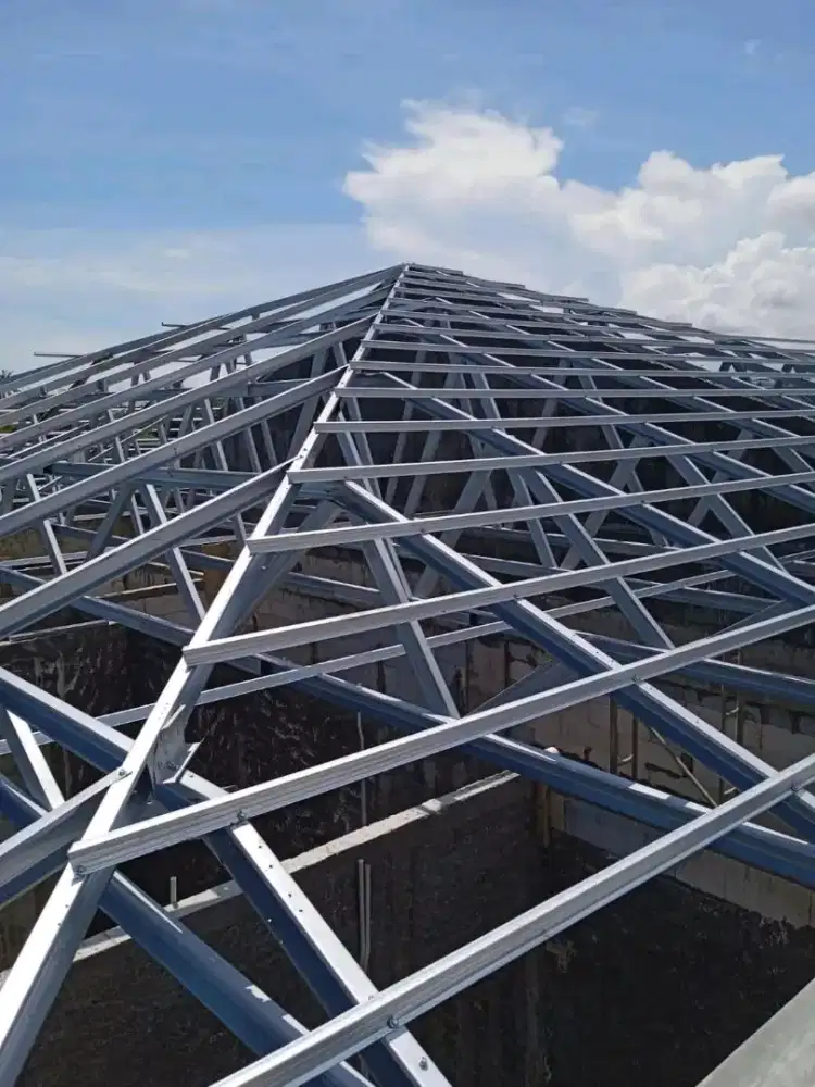 Pasang atap baja ringan