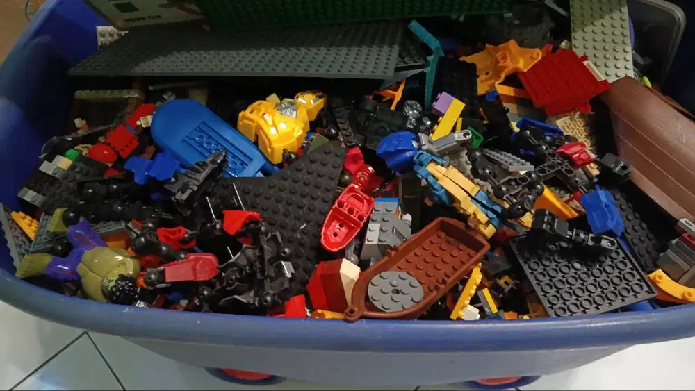 Mainan Lego Aneka Macam 1 Container