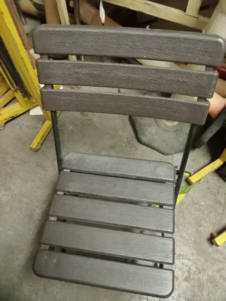 Kursi lipat siap pakai