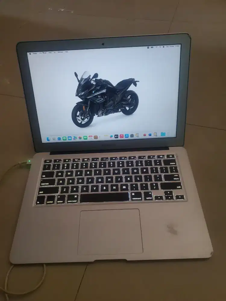 Macbook air 2017 8/512gb normal tinggal pakai