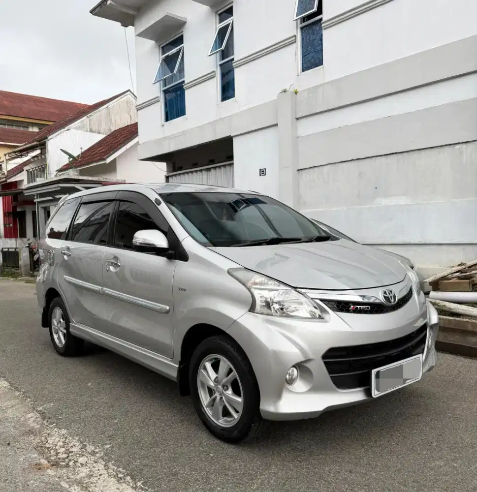 Veloz thn 2013 km 89.rb asli