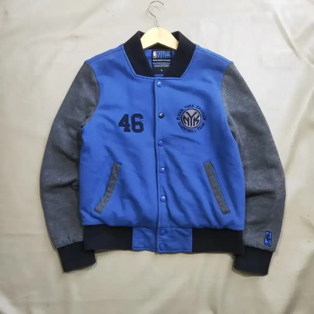 NBA VARSITY KNICKS team basketball used verygood