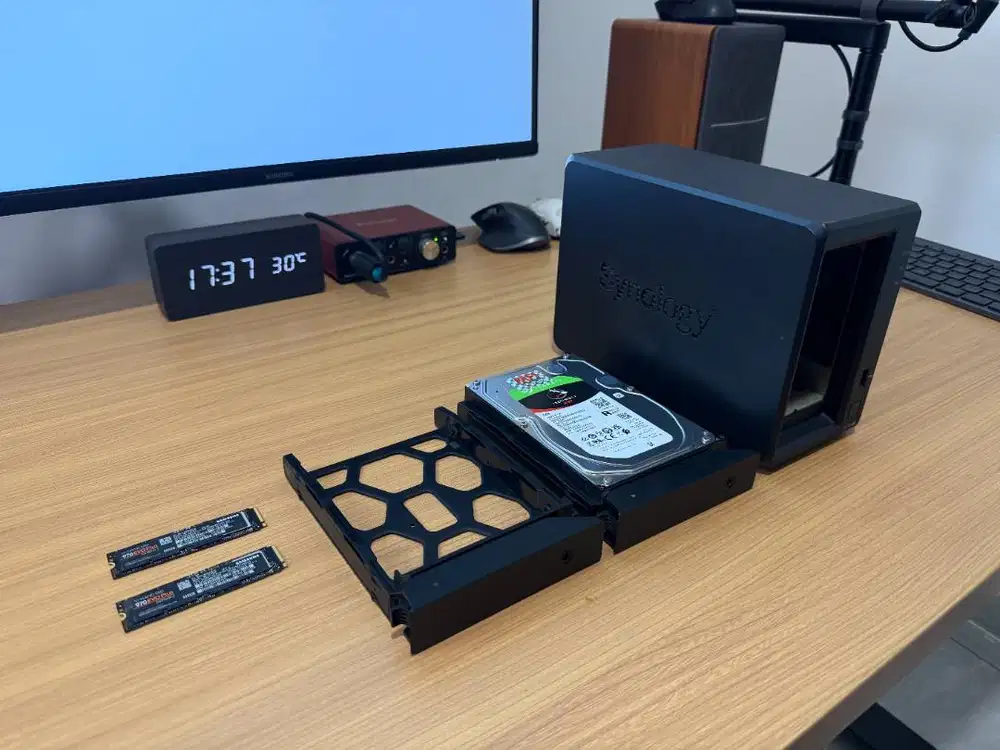 Synology DS720+ NAS 6TB + 2x 500GB NVMe Cache Siap Pakai