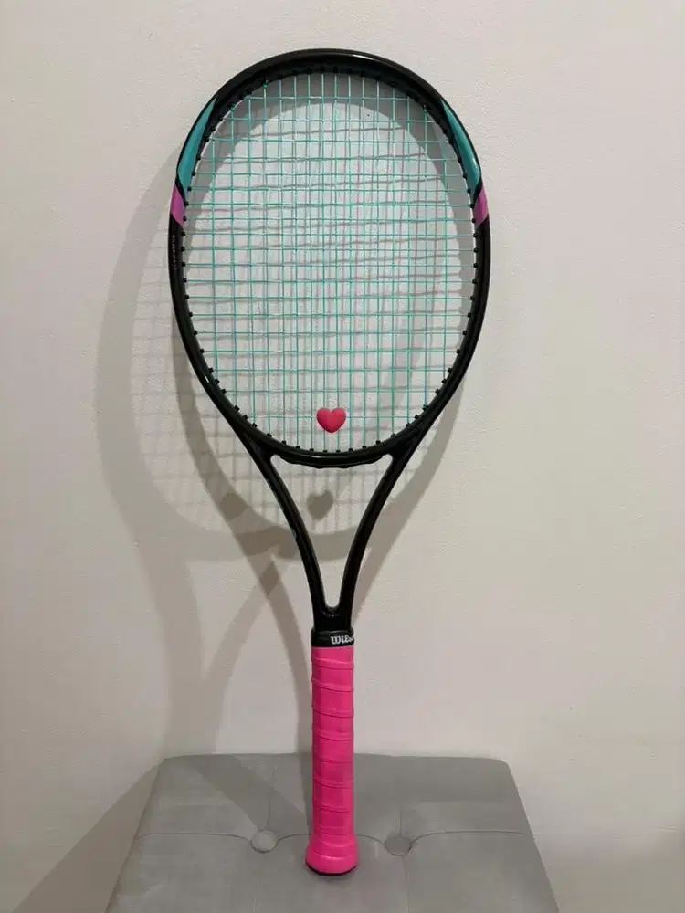 Raket Tenis Wilson SIX LV