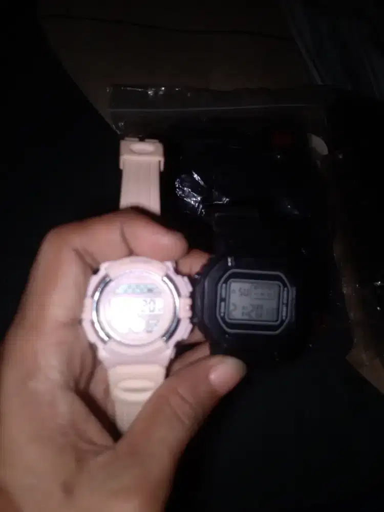 Di jual 1 bh jam tangan merek lasika