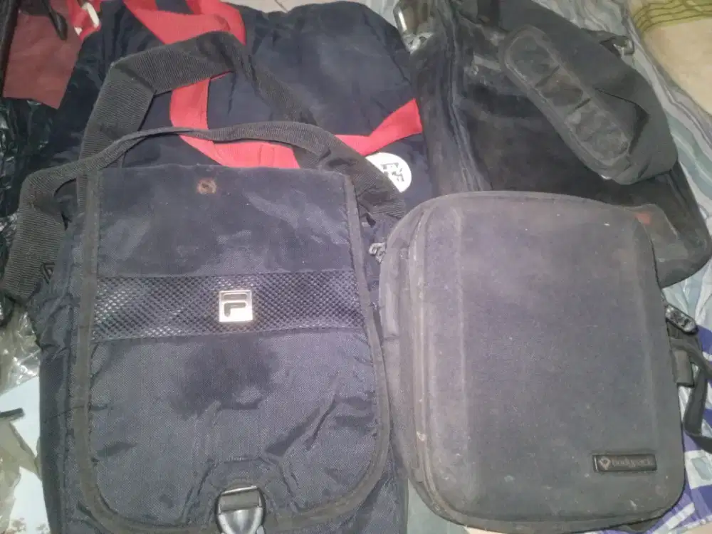 Di jual 4 mcm tas selempang