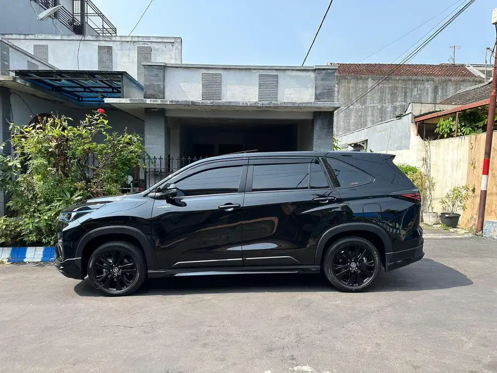 Innova Zenix Q modelista Tss hybrid 2024