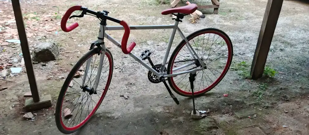 Di jual lagi butuh uang