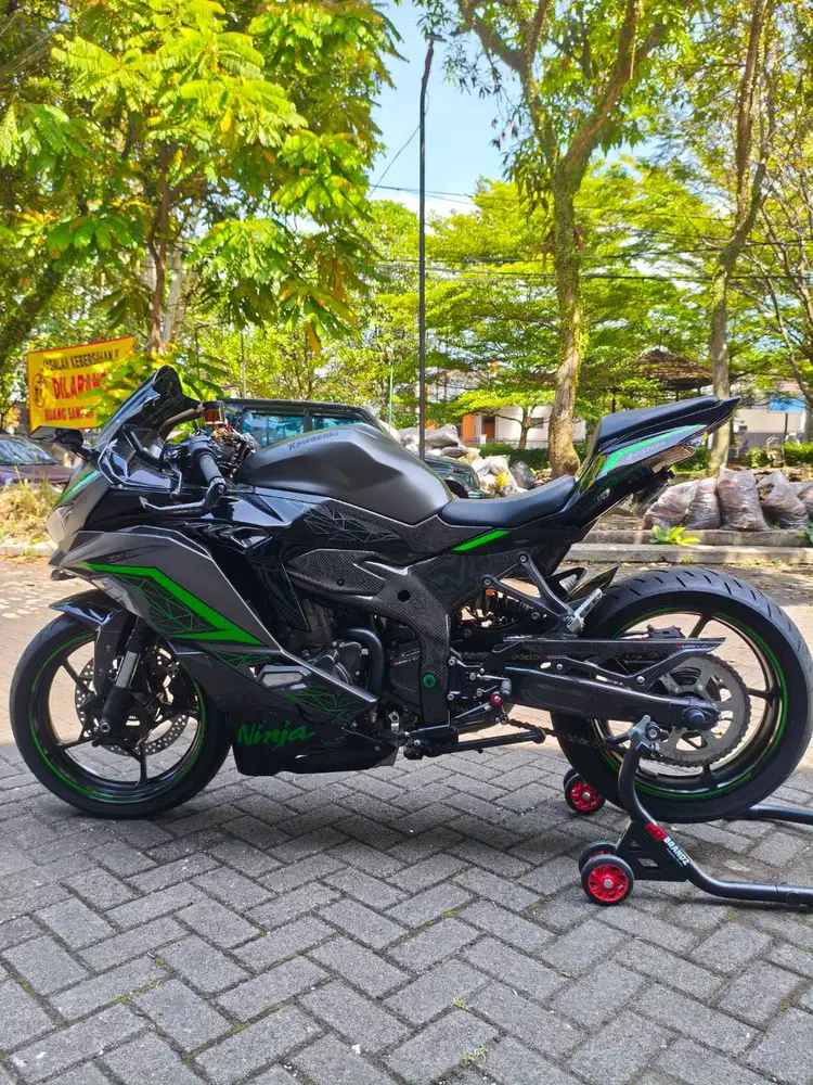 Kawasaki zx 25 r istimewa low kilometer real