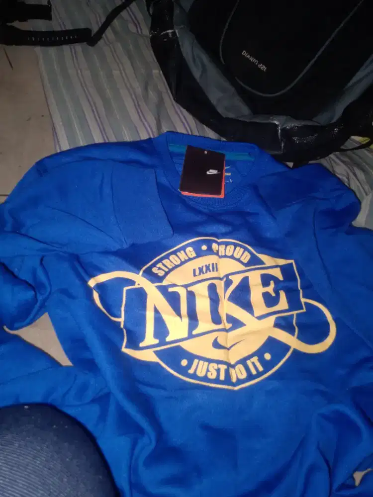 Di jual 1bh baju kaos. Lengan panjang