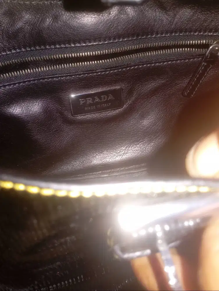 Prada Cleo bag warna hitam