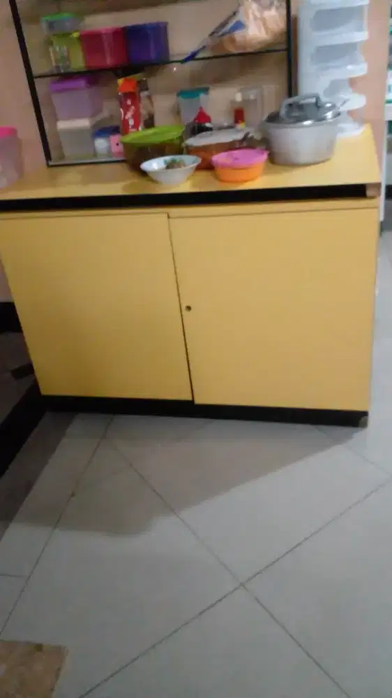 Lemari multi fungsi bahan kayu kokoh tebal