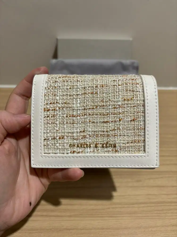 DOMPET CHARLES & KEITH (ADA TALI SELEMPANG)