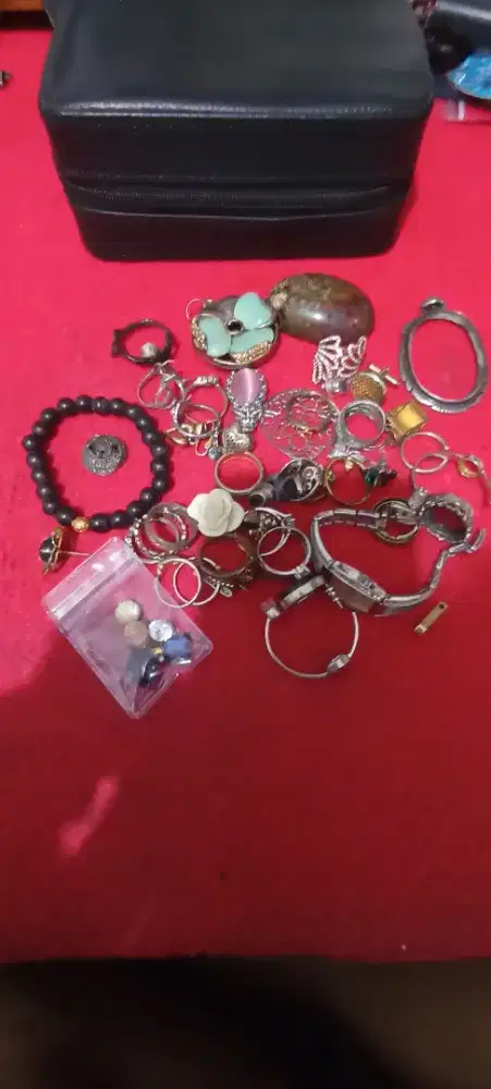 Borongan barang peninggalan