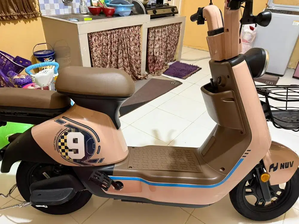 Sepeda listrik merek NUV. Th 2025