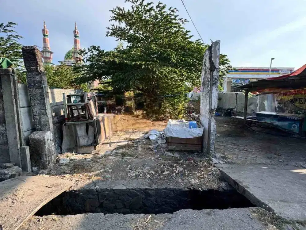 Raya Wiyung Depan Wisata Bukit Mas Jalan Besar