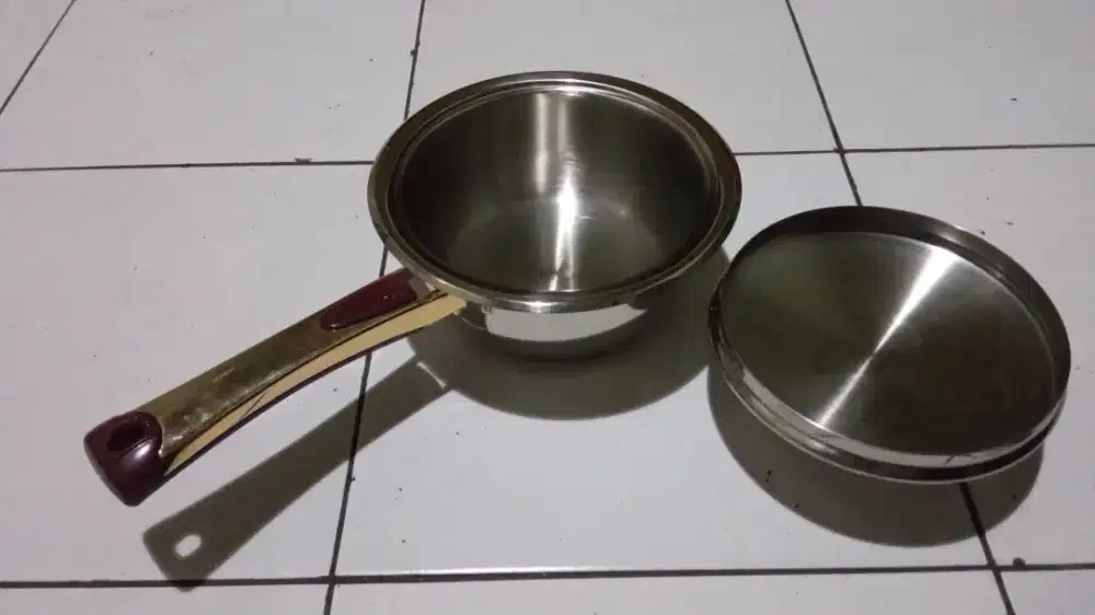 Panci stainless steel gagang dan ada tutupnya merk Aowa Japan