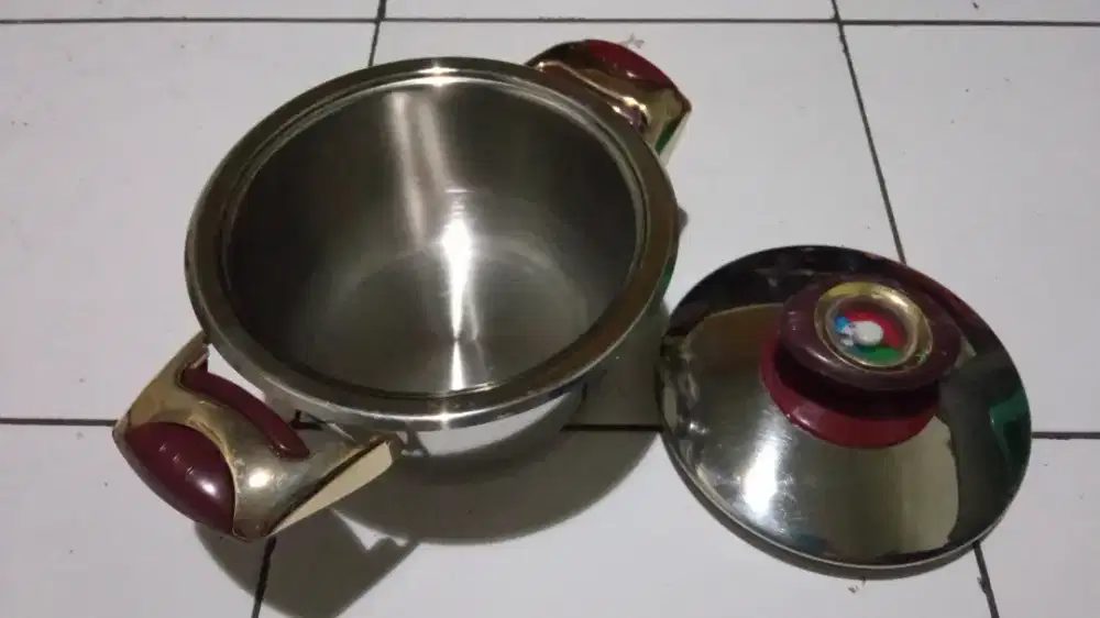 Panci stainless steel ada tutup, merk Aowa Japan