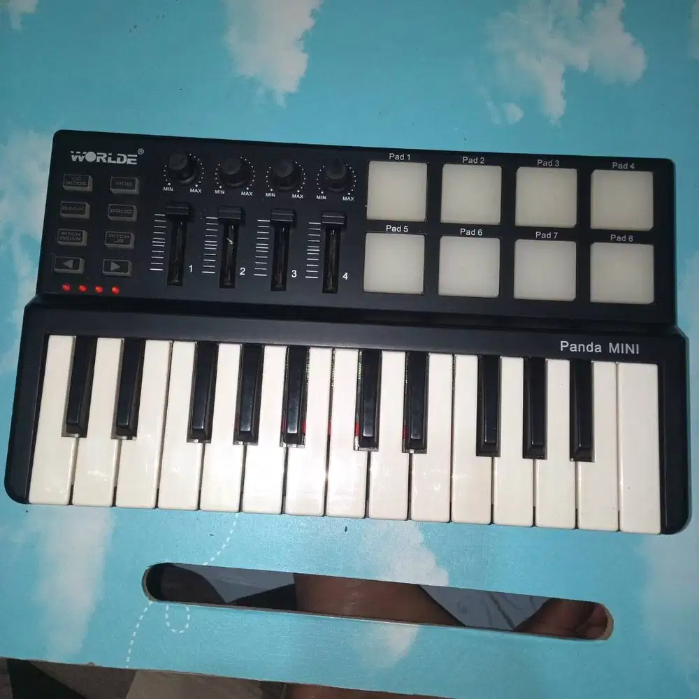 WORLDE PANDA MINI MIDI CONTROLLER 25 KEYS
