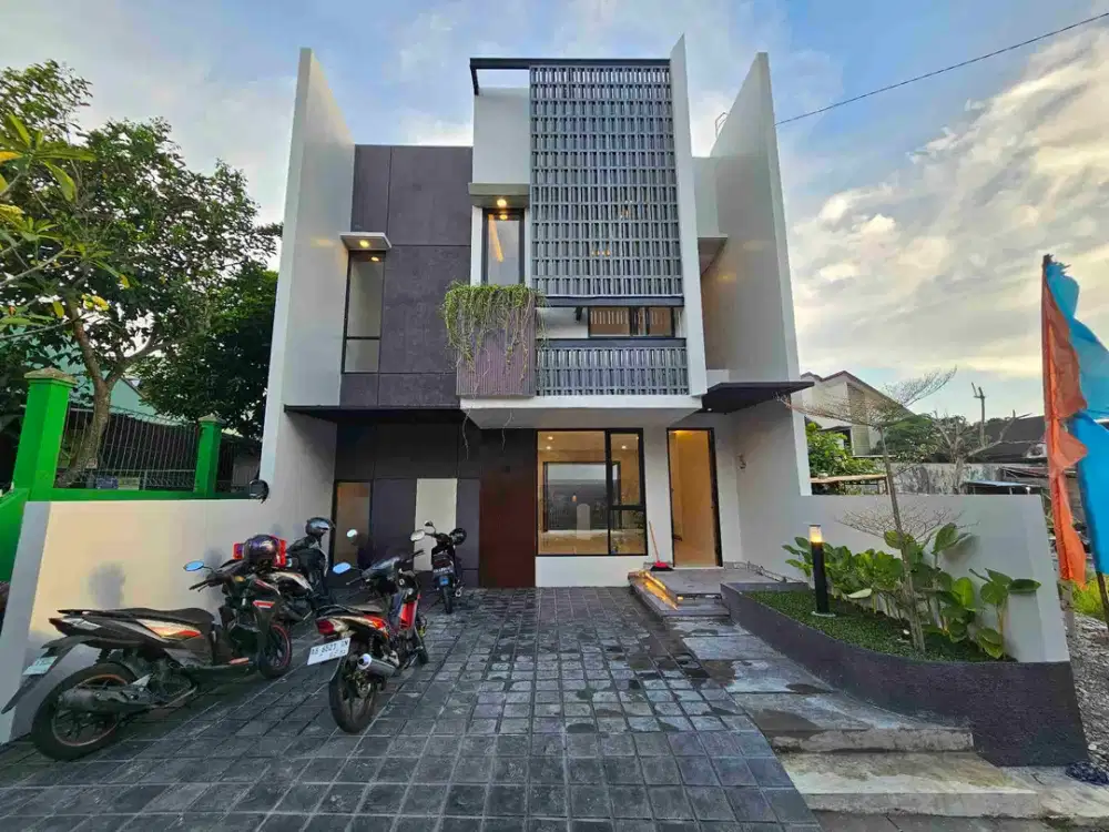 RUMAH MEWAH JOGJA JL.CANDI GEBANG CONDONGCATUR DEPOK SLEMAN DEKAT PAKUWON UPN UGM RS JIH
