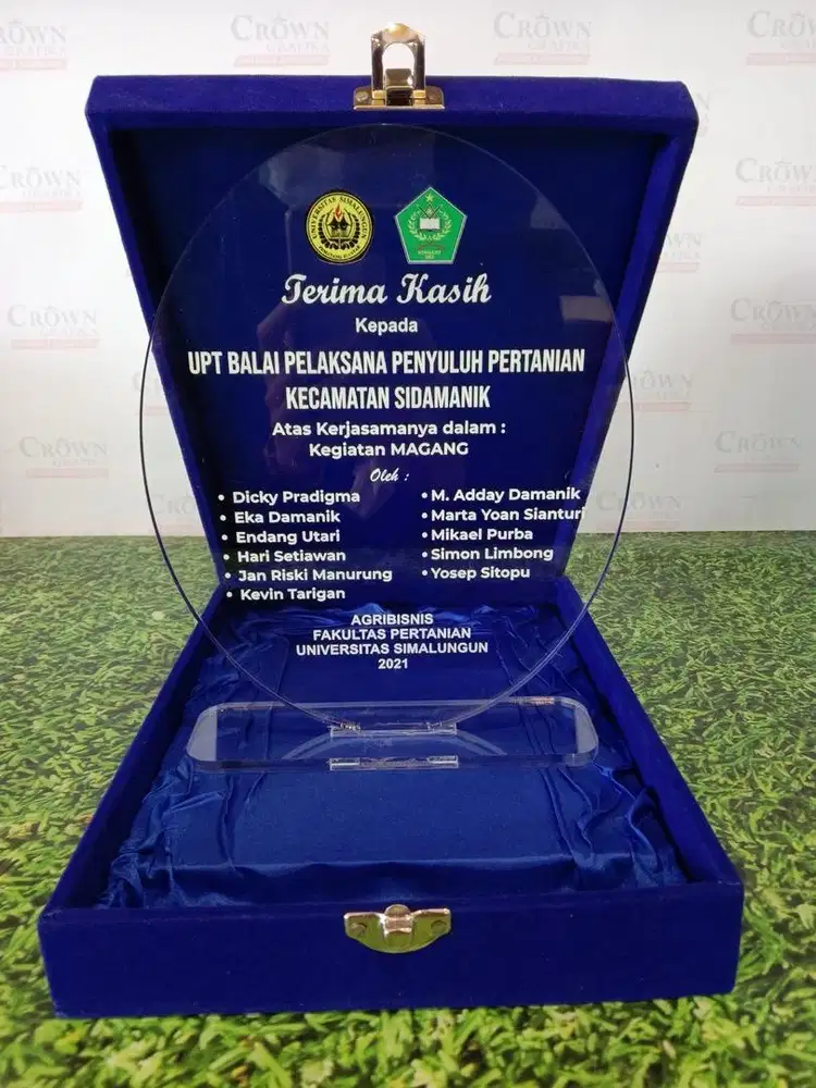 Pembuatan Plakat Kantor