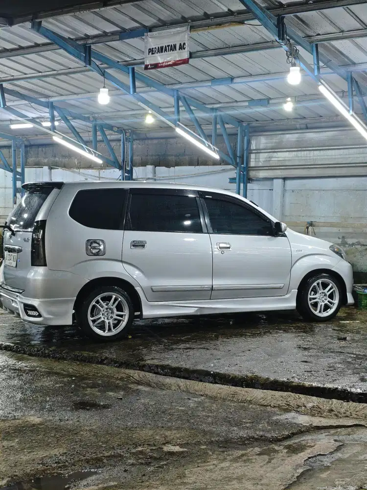Toyota Avanza 2010 Bensin - AT