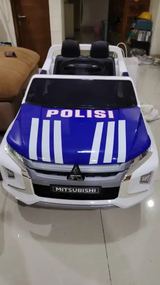 Mobil Aki Anak Triton PMB M8688 PJR Police Edition