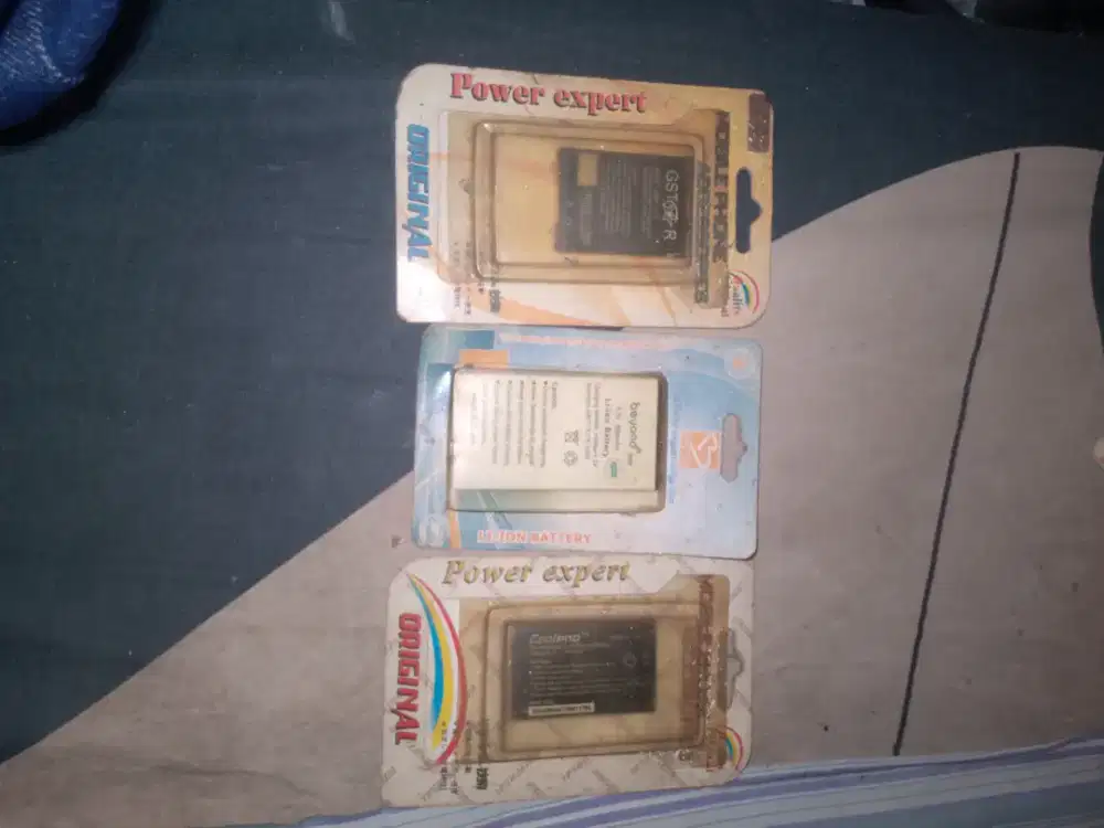 Di jual 3 bh batre hp jadul berbeda mrk