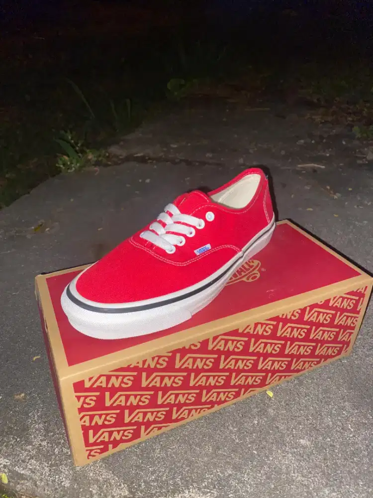 Vans authentic red