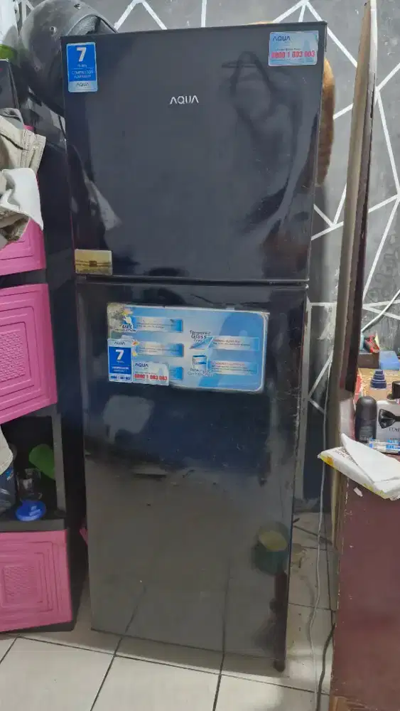 Kulkas 2 Pintu Merek AQUA