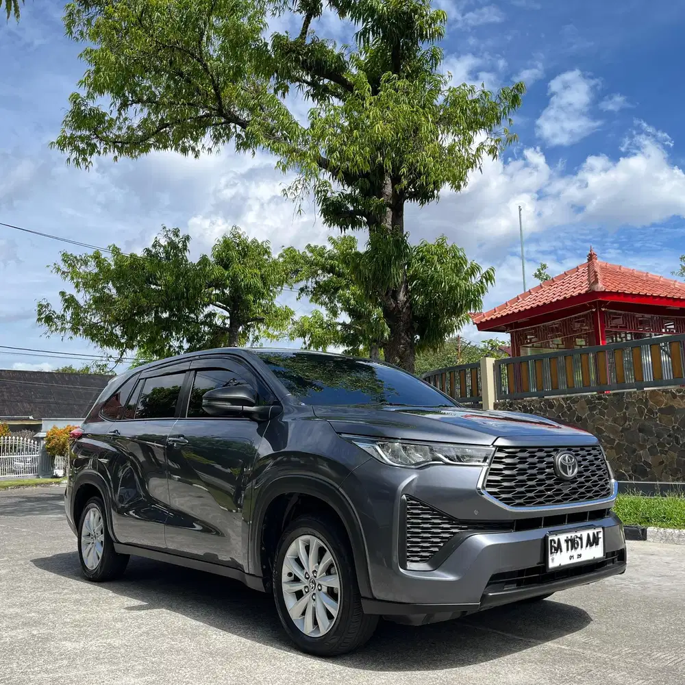 Innova zenix V automatic 2023 istimewa