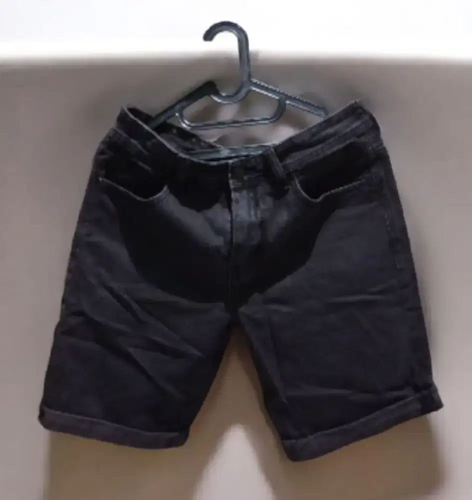 Celana Pendek Jeans Pria. Merk Cotton On