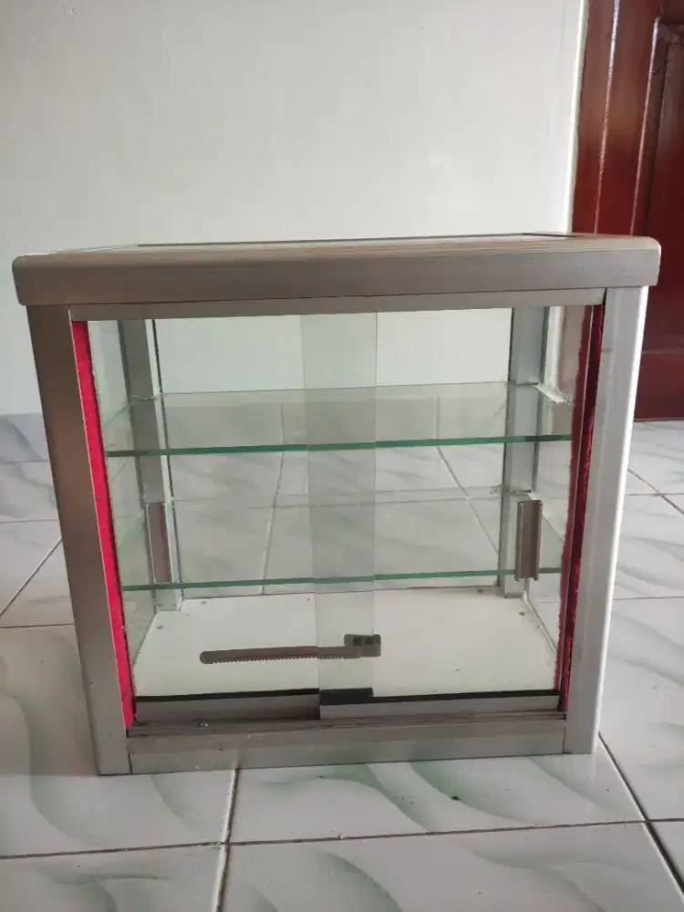 Etalase Kaca Ukuran 20x40 cm