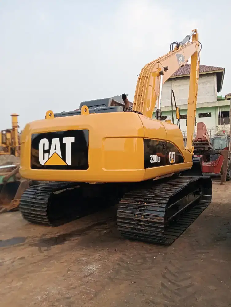 EXCAVATOR LONGARM CATERPILLAR 320D 2012