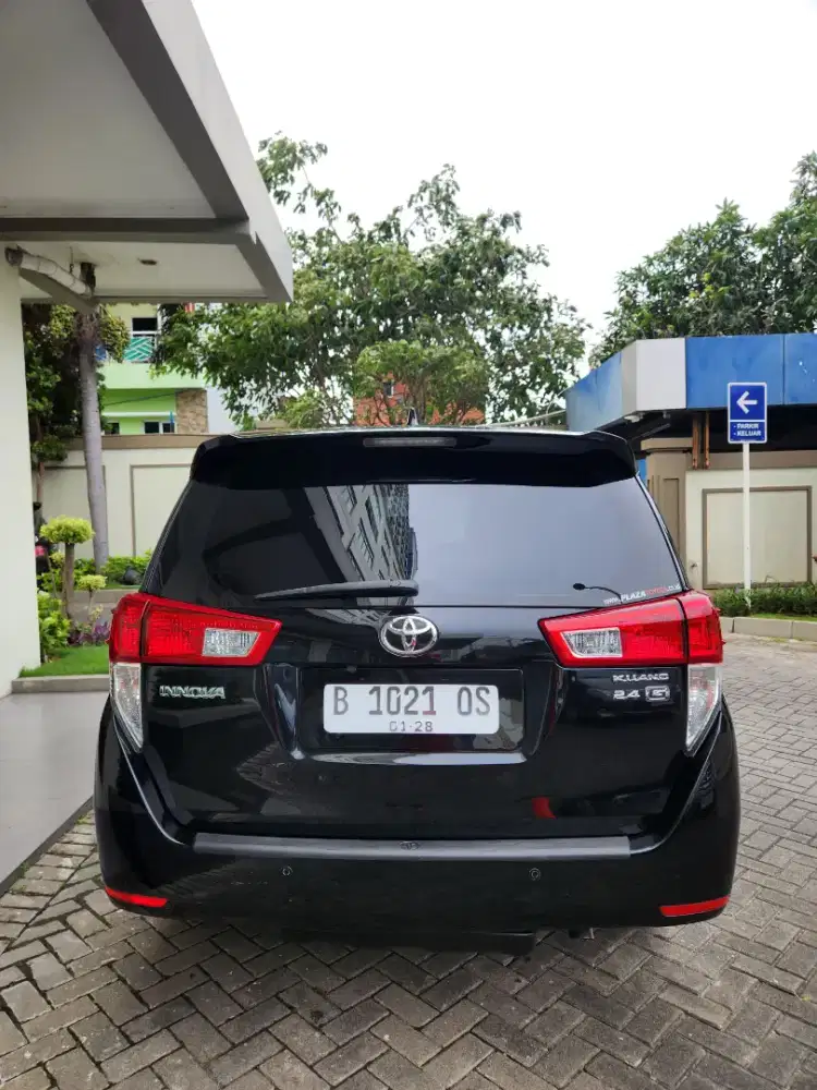 TOYOTA. INNOVA.  G. AT DIESEL. 18.