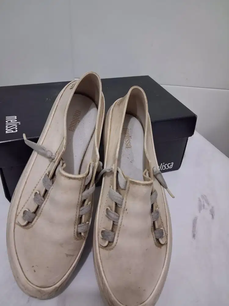 Preloved Sepatu Melissa Ulitsa Sneaker, White Size 39