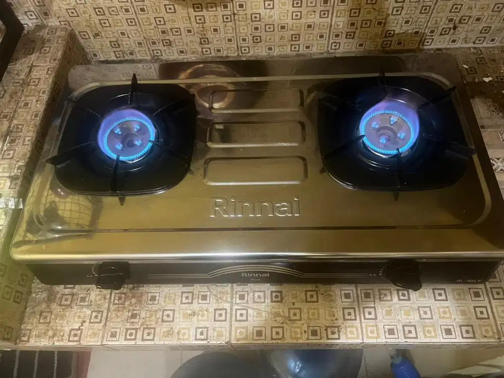 Kompor Gas Rinnai 2 Tungku dan Tabung Gas 12 KG