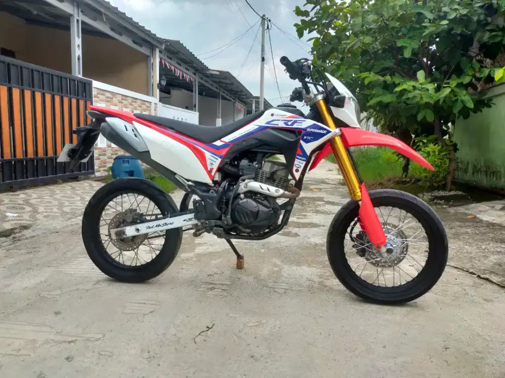 Jual/TT Honda CRF 150L tahun 2021 plat karawang pajak hidup panjang
