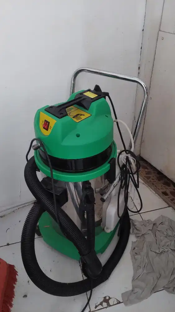 Mesin Pembersih Karpet Vakum Extractor
