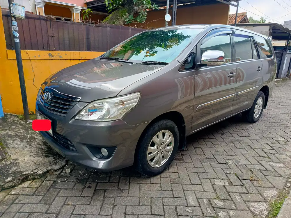 Toyota Kijang Innova 2012 Bensin Matic Low-km