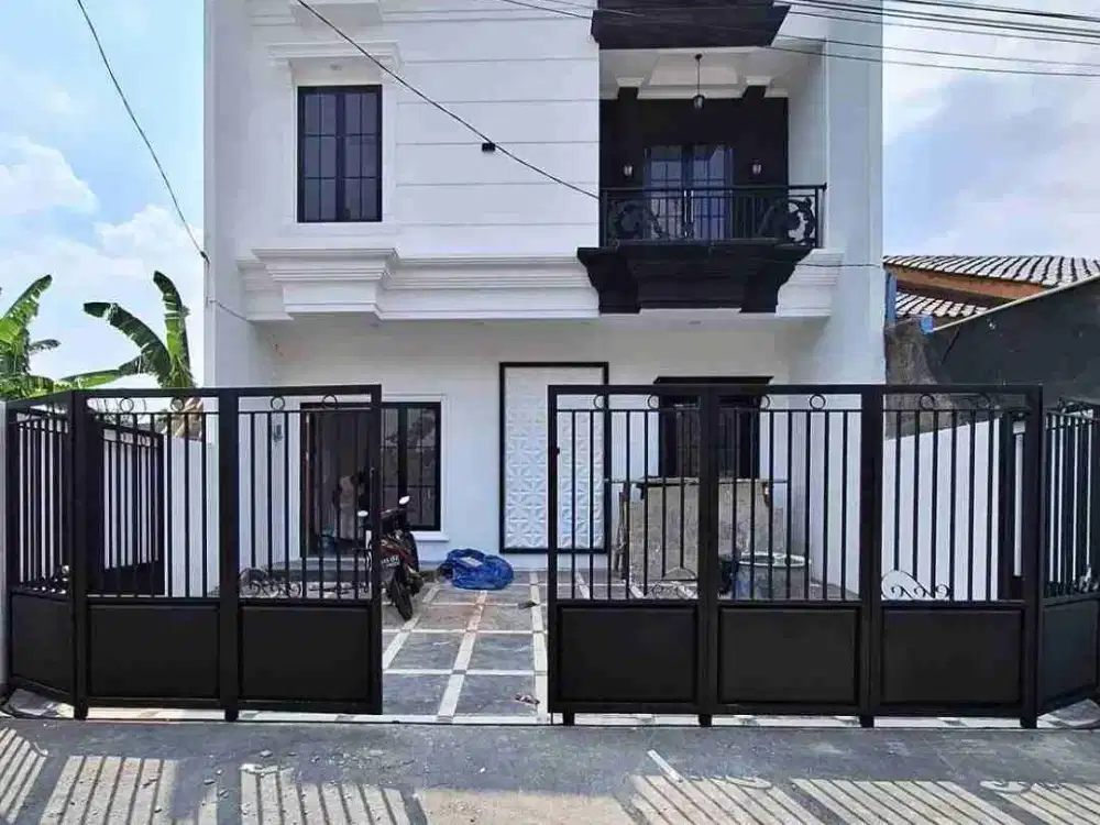 Hunian 2 Lantai Mewah tanah luas