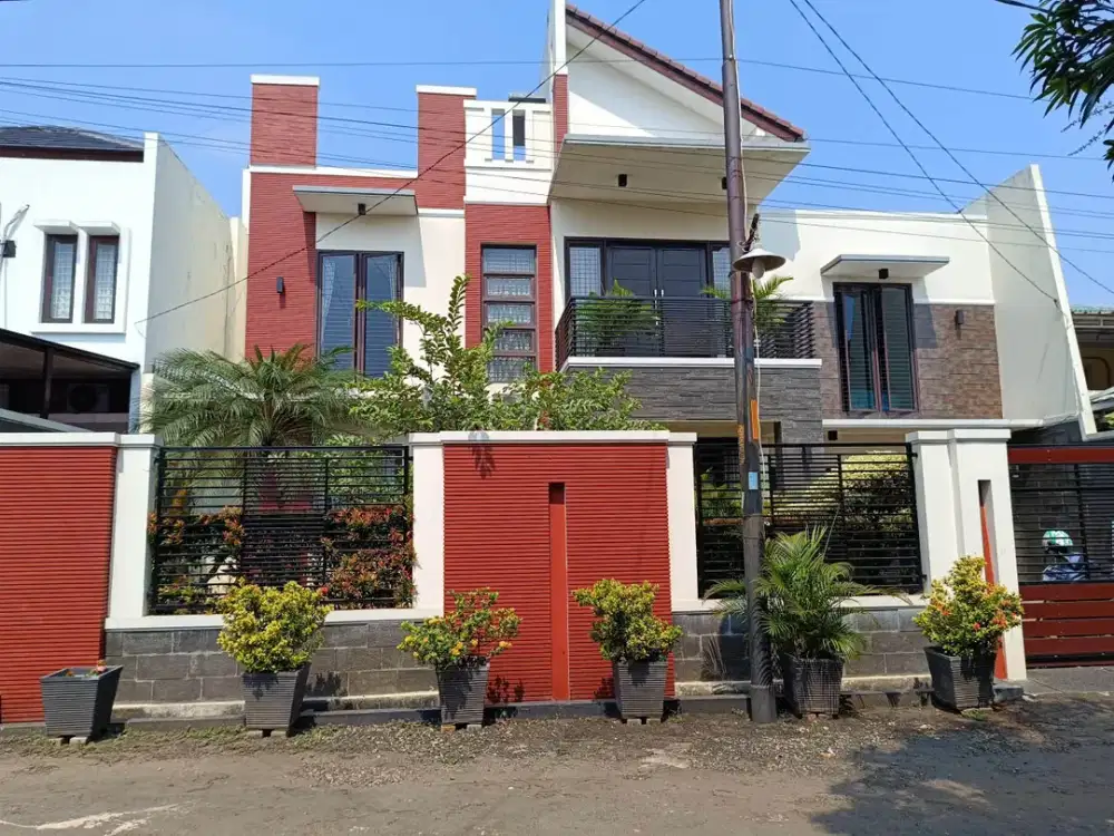 Rumah  bekasi , bagus, dekat LRT, bebas banjir, kalimalang.