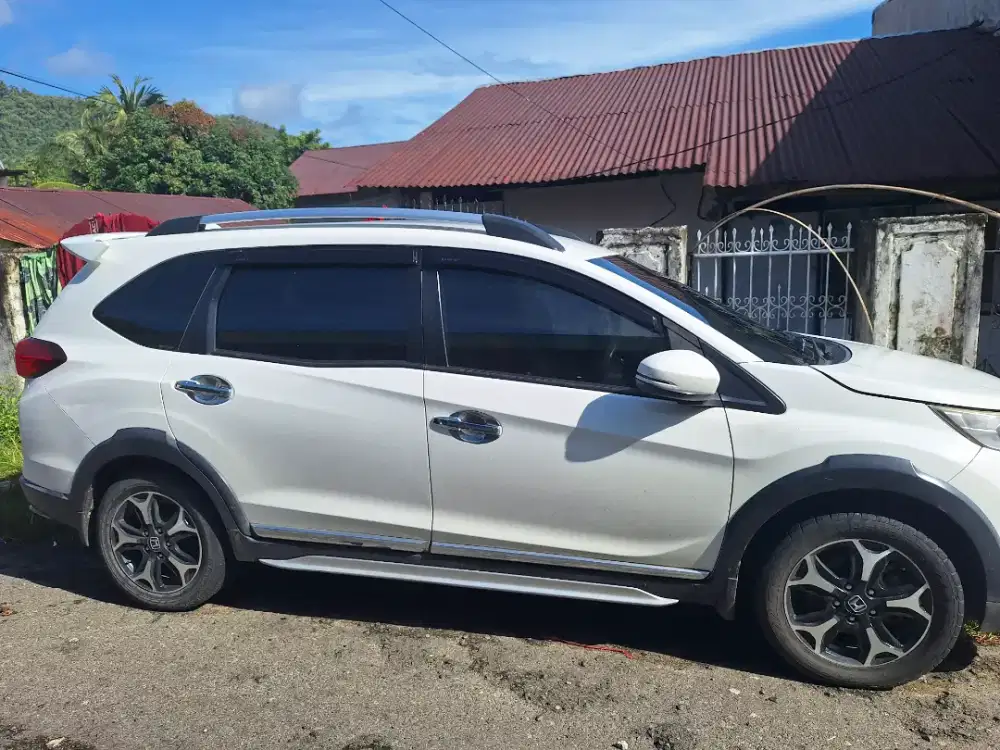 Mobil Bekas BRV prestige