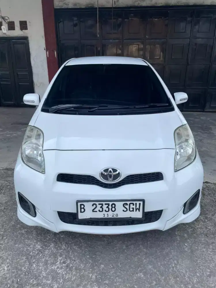 Yaris E AT Low KM