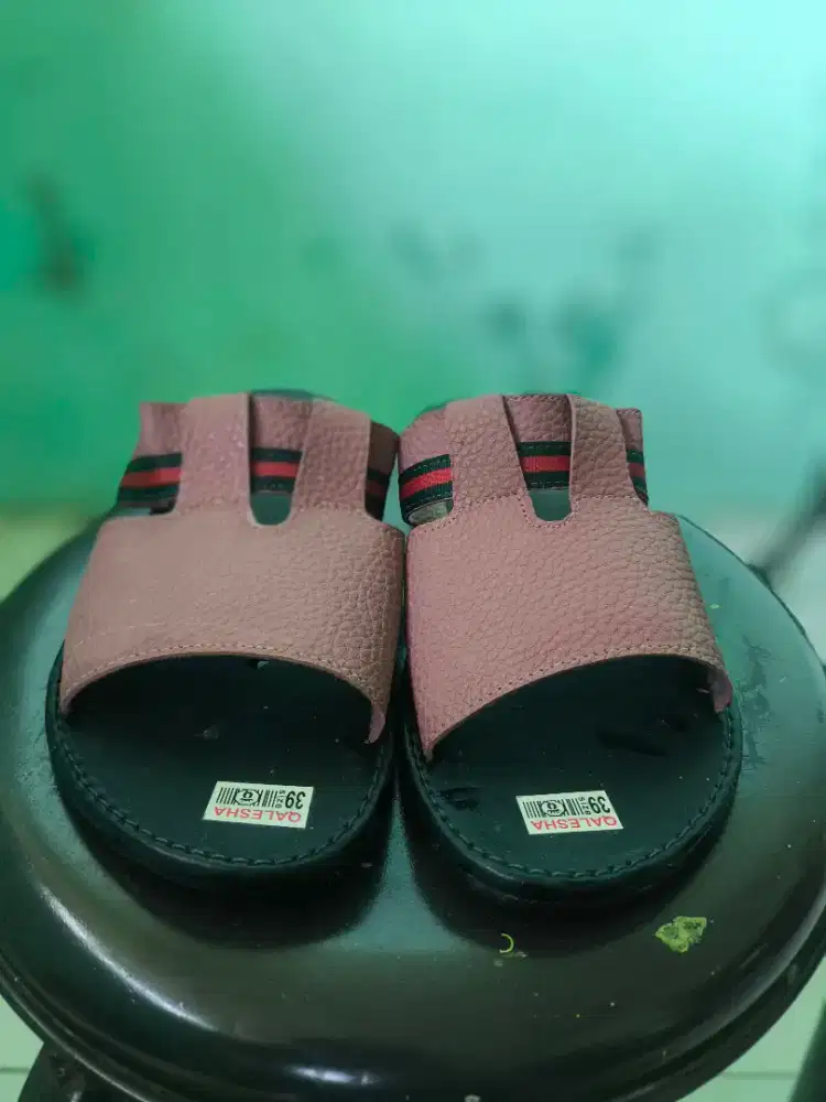 Sendal Qalesha ukuran 39