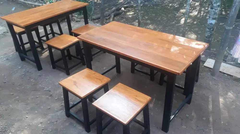 Set meja kursi cafe