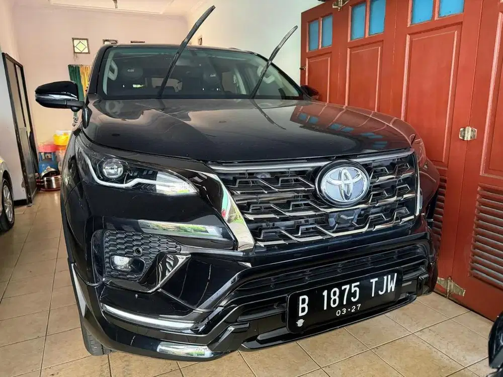 Fortuner 2.4 vrz GR solar A T